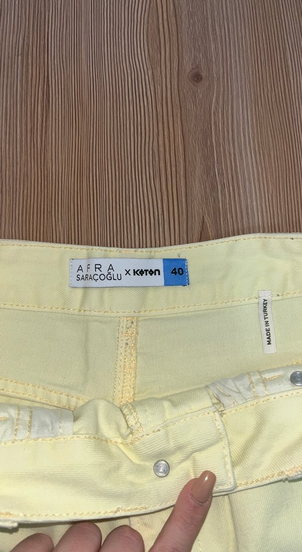 açık sarı Renk Mini Kadın Kot Şort - Görsel 4