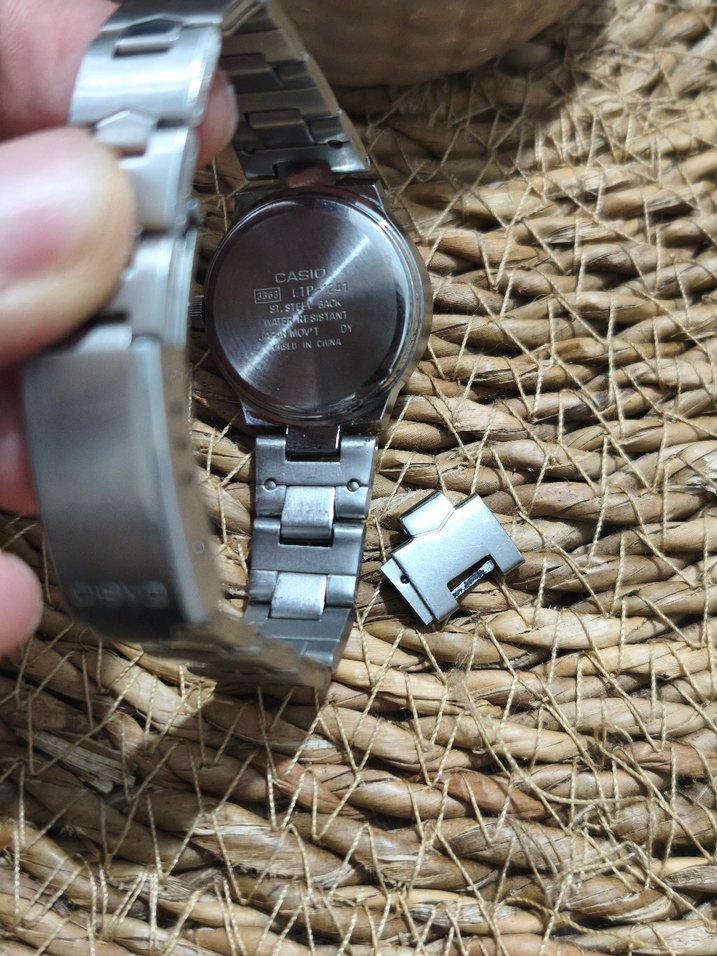 Bej Klasik Kadın Kol Saati Metal Kordonlu - Görsel 2