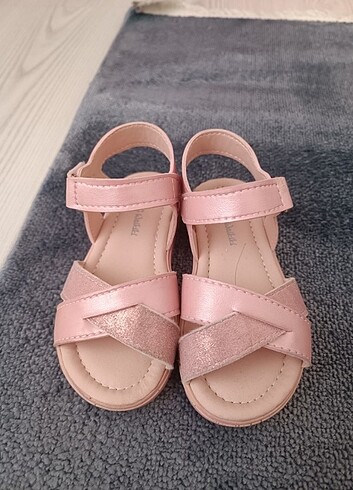 LC Waikiki LCW kız çocuk sandalet 