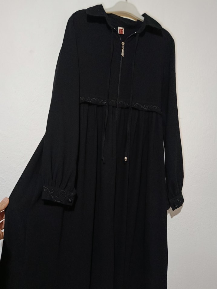 Uzun Siyah büzgülü ferace 
siyah ferace - Görsel 3