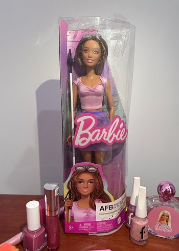 Barbie Fashionistas görme engelli bebek