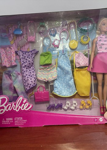 Barbie ve muhteşem kıyafetleri