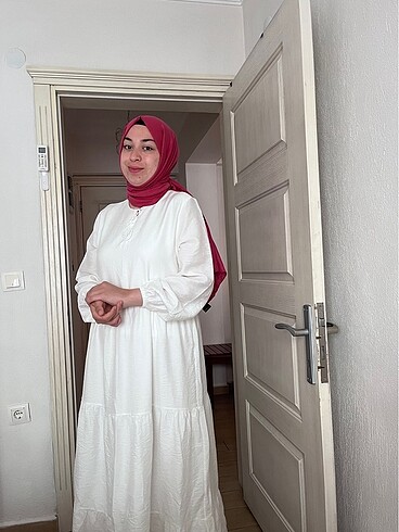 Beyaz elbise astarlı