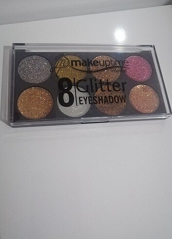 Makeuptime 8 glitter eyeshadow 