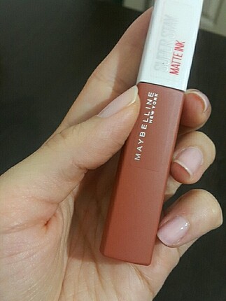 Maybelline SuperStay matte ink Fighter rengi