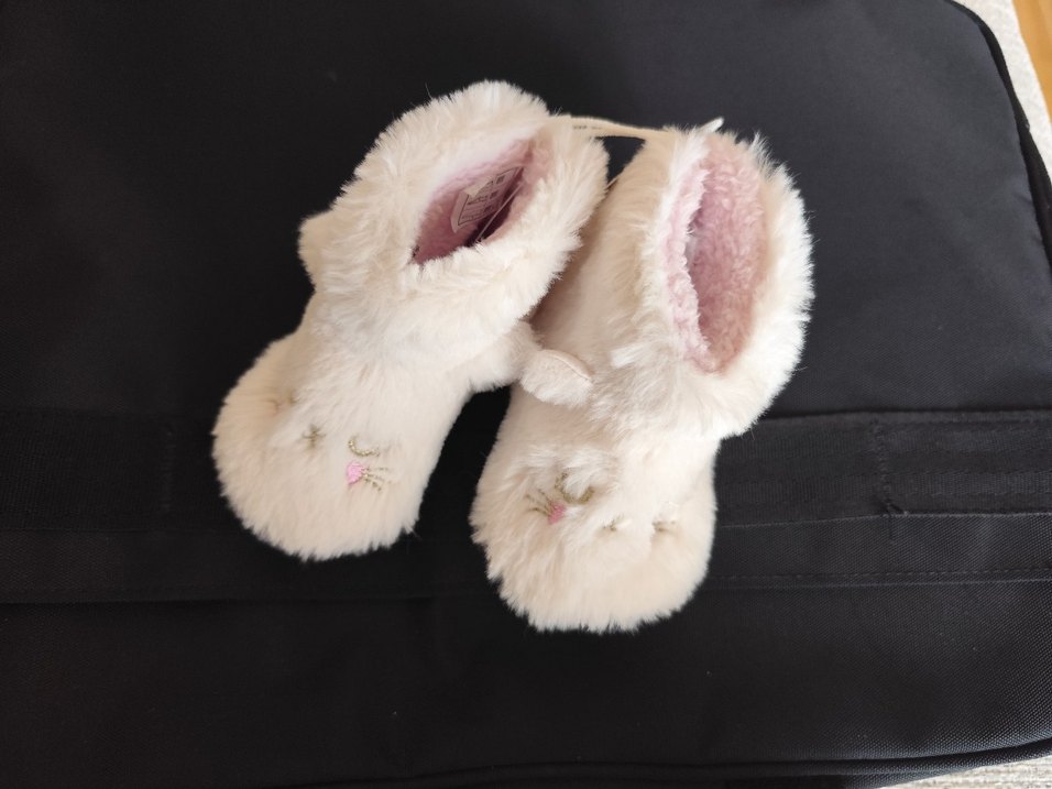 BEBEK PANDUF PATİK Kürklü Beyaz Kız Ev Terliği - Görsel 5