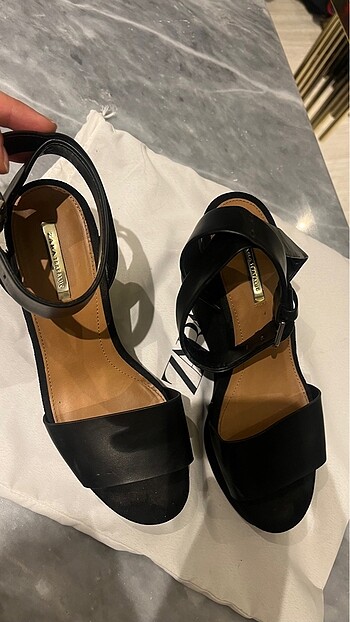 38 Beden siyah Renk Zara topuklu sandalet