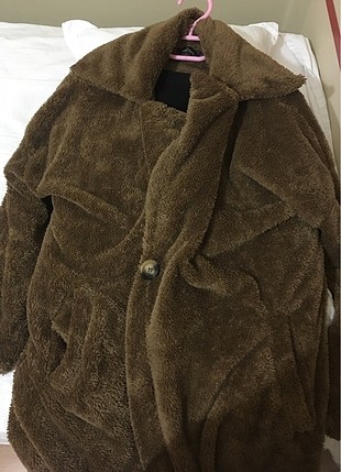 Kahve yakalı peluş kürk