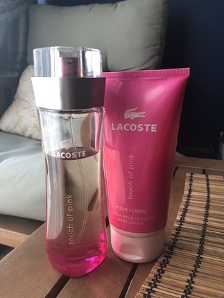Lacoste touch of pink parfüm+losyon set