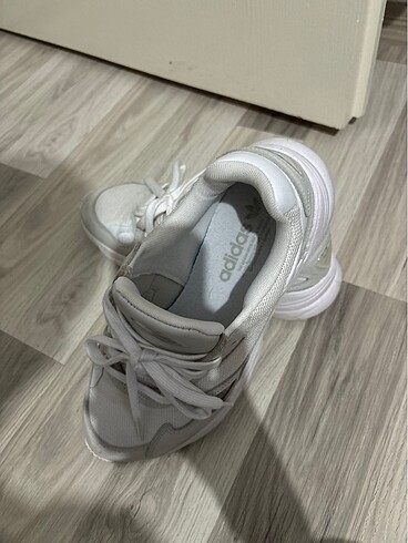 40,5 Beden beyaz Renk Adidas falcon W orjinal
