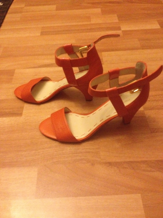Nine West Bantlı topuklu