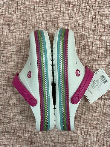 38 Beden beyaz Renk Crocs Desenli