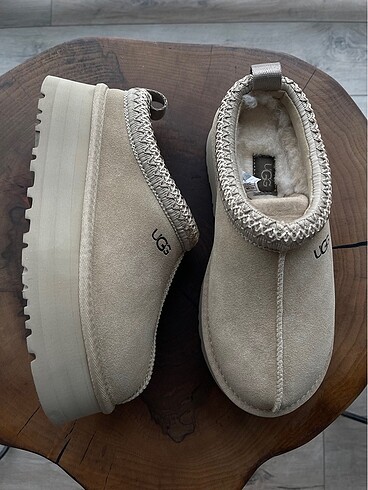 Tazz Platform Slippers / Beige