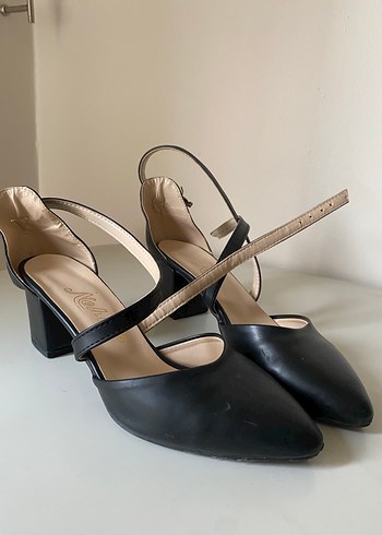 Klasik Siyah Tokalı Kadın Topuklu Ayakkabı - Görsel 3