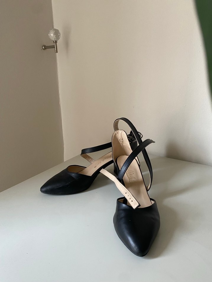 Klasik Siyah Tokalı Kadın Topuklu Ayakkabı - Görsel 2
