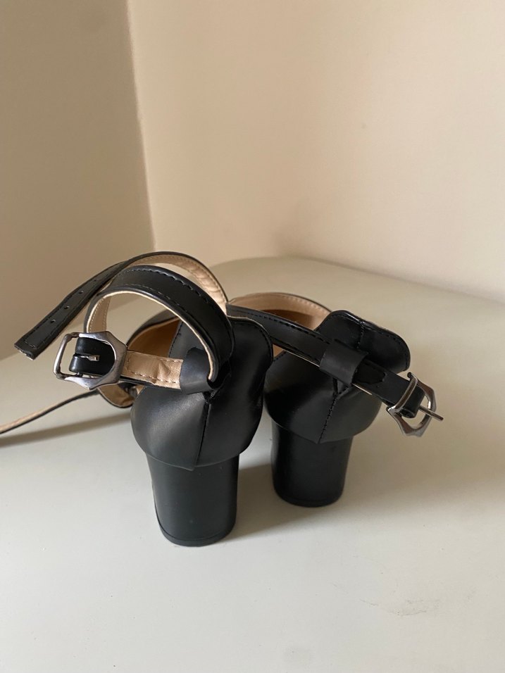 Klasik Siyah Tokalı Kadın Topuklu Ayakkabı - Görsel 5