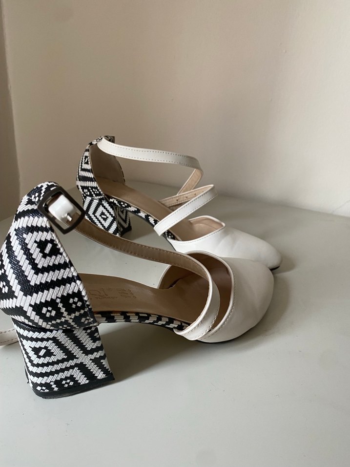 Beyaz Desenli Topuklu Bohem Kadın Ayakkabı - Görsel 2