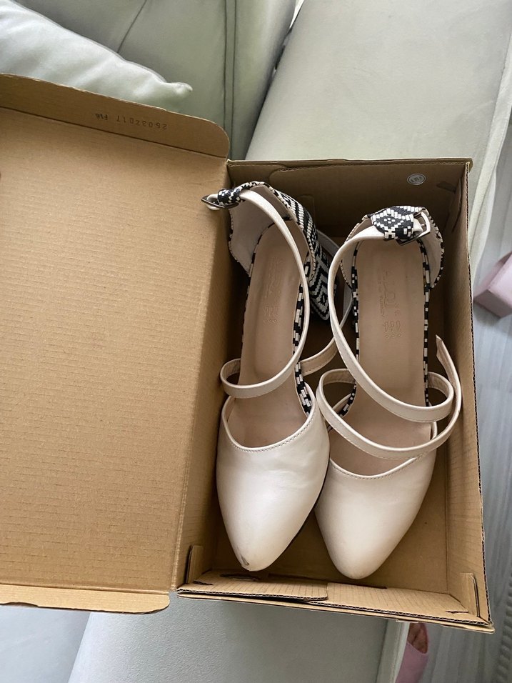 Beyaz Desenli Topuklu Bohem Kadın Ayakkabı - Görsel 4