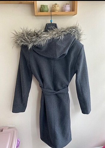 Koton marka Kürk Kapüşonlu Gri Kaban - Görsel 3