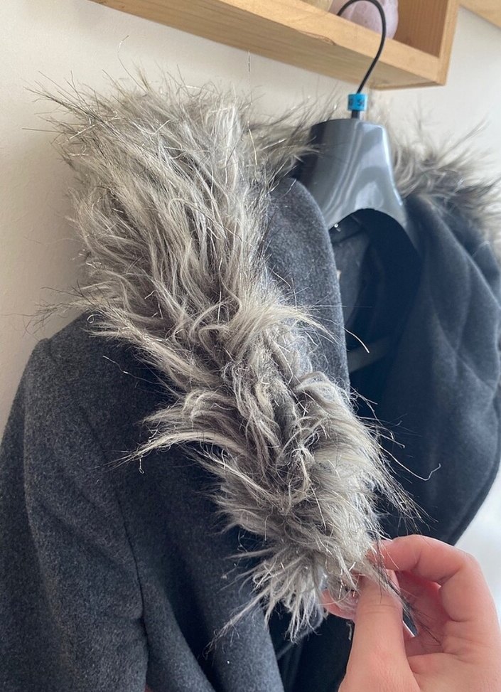 Koton marka Kürk Kapüşonlu Gri Kaban - Görsel 5