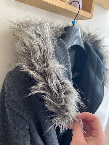 KOTON kürklü gri renk kaban - Görsel 5