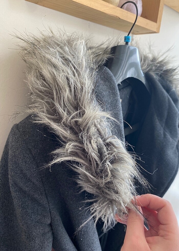 KOTON kürklü gri renk kaban - Görsel 5