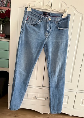 Salvatore Ferragamo Vivienne Salvador Acik Mavi Denim Jean