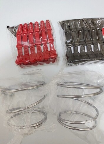 2 adet fon askısı 1 paket kırmızı pens 1 paket siyah pens