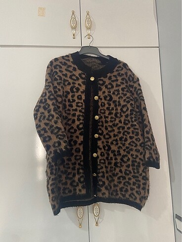 Leopar desen hırka