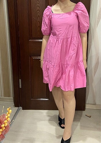 Pembe diz üstü elbise