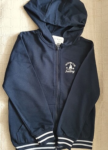 LCWaikiki kapişonlu sweatshirt, 122-128cm, yeni etiketli 