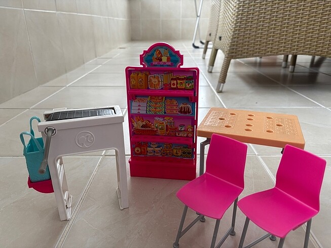 Barbie market ve masa seti
