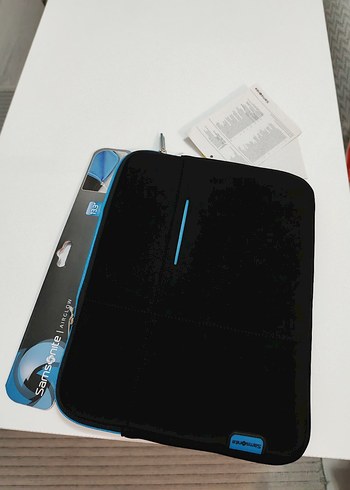 SAMSONITE 13.3 -13.6 Airglow Notebook kilif yari fiyatina