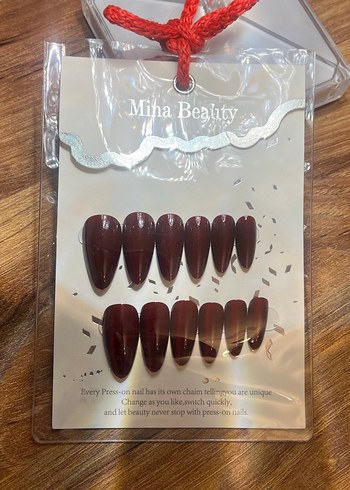 Flash efektli kırmızı takma tırnak - Görsel 3