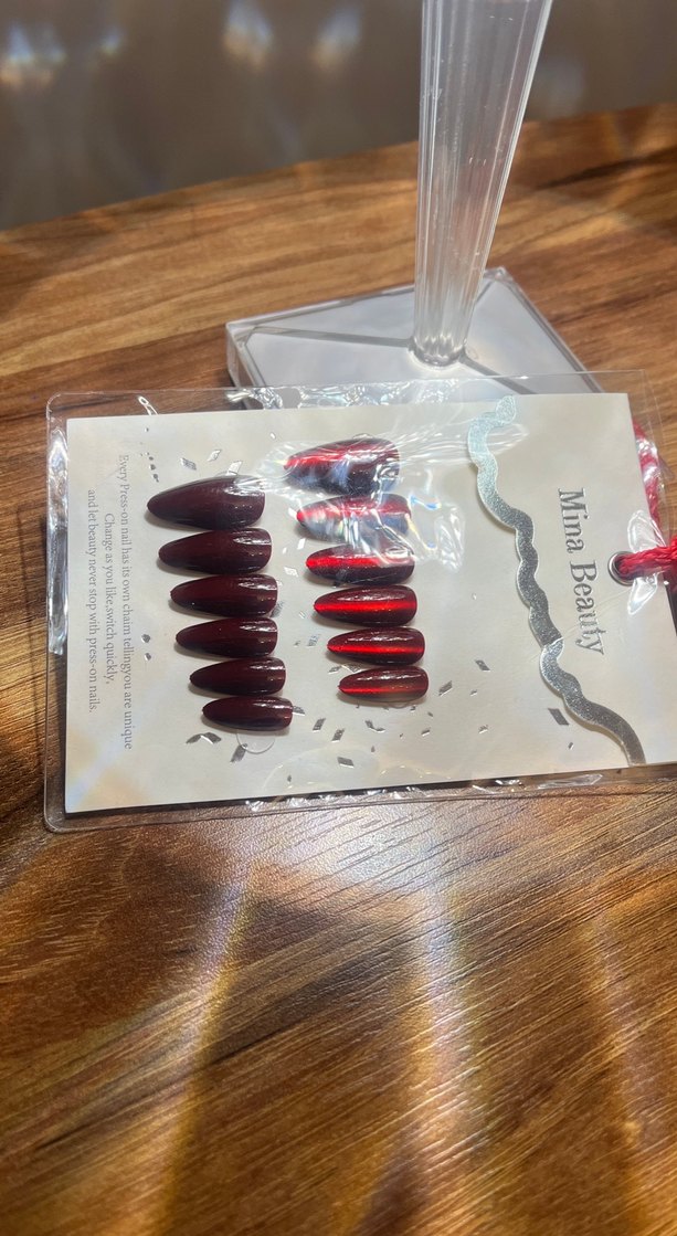 Flash efektli kırmızı takma tırnak - Görsel 2