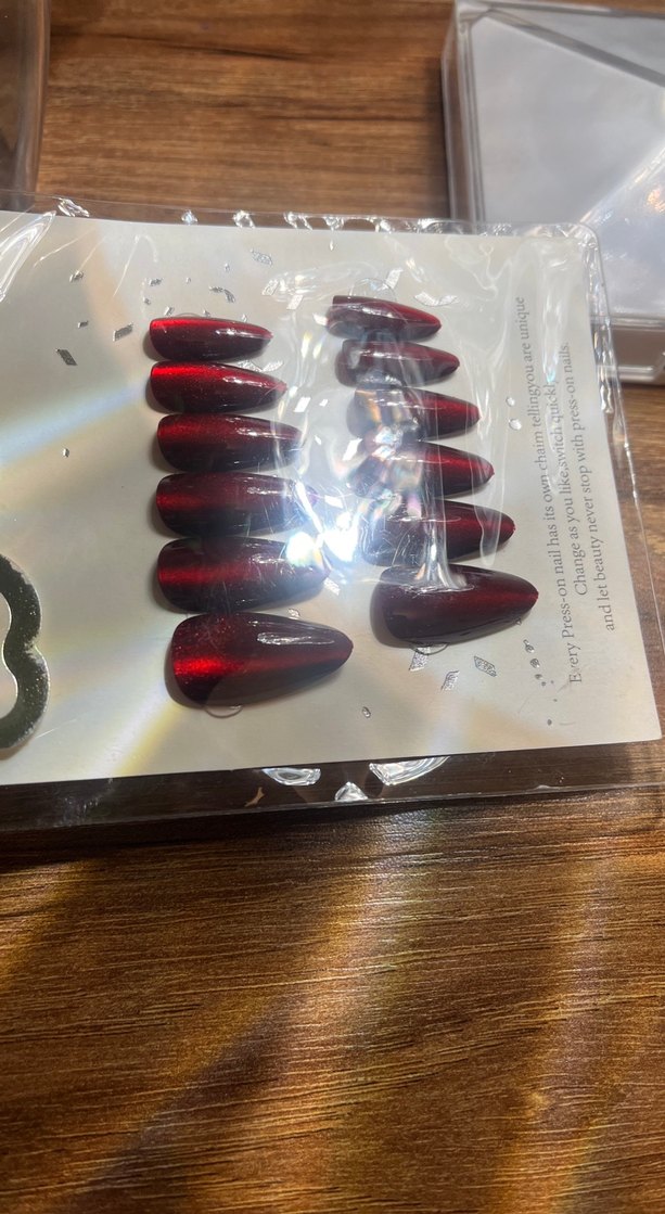 Flash efektli kırmızı takma tırnak - Görsel 5