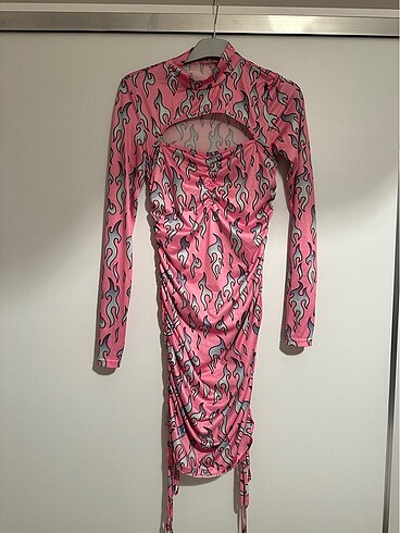 Pembe midi boy elbise