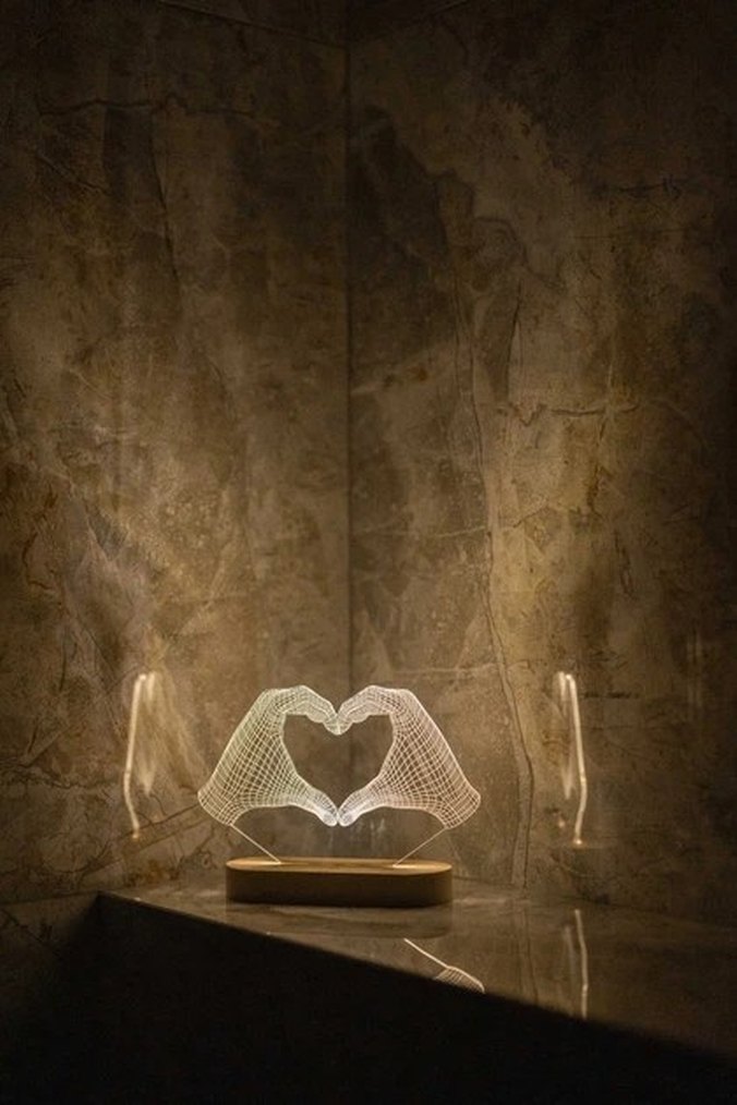 Bej Kalp Figürlü 3D LED Masa Lambası - Görsel 2