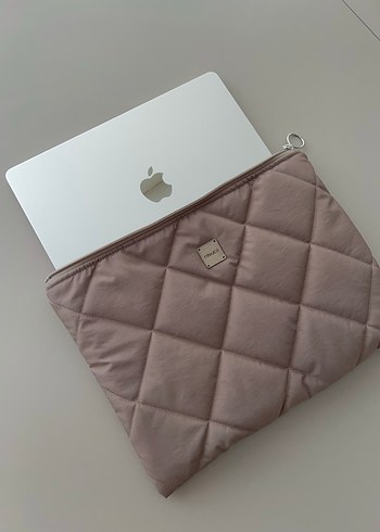 Bej Kadın Laptop Kılıfı Fermuarlı (13 inç uyumlu)