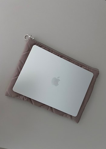 Diğer Bej Kadın Laptop Kılıfı Fermuarlı (13 inç uyumlu)