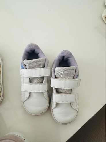 24 Beden beyaz Renk 24 numara adidas elsa ayakkabı