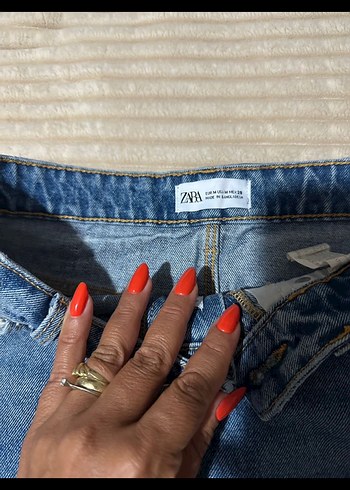 Zara Mavi Düğmeli Midi Boy Kadın Jean