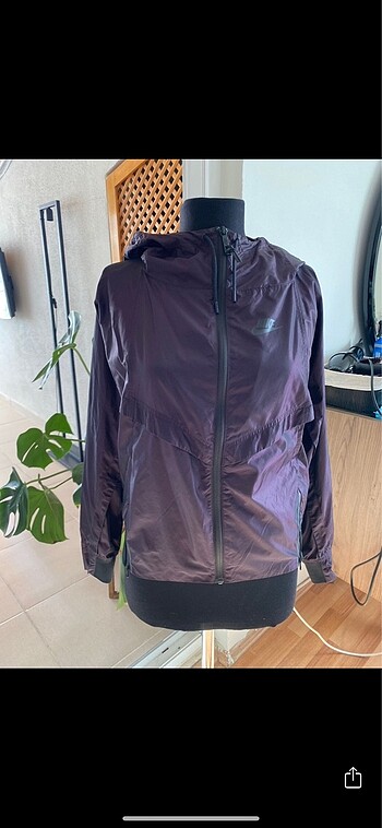 Nike yağmurluk
