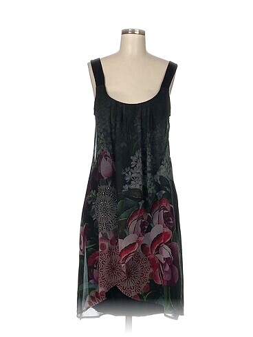 Desigual Kısa Elbise %70 İndirimli.
