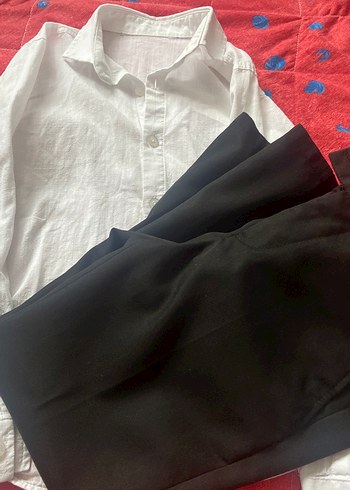 Beyaz Uzun Kollu Gömlek ve Siyah Pantolon Takım - Görsel 4