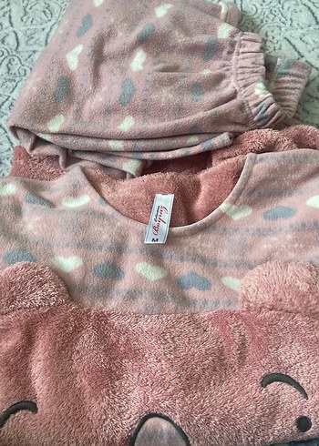 Kız Çocuk Pembe Desenli Polar pijama takımı - Görsel 2