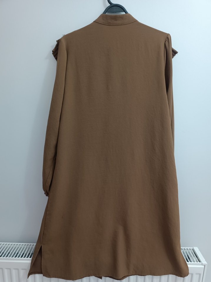 Uzun Kollu Vizon Renkli Fırfırlı Tunik - Görsel 2