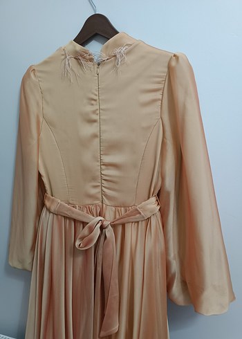 bisküvi rengi  Uzun Kollu Saten Abiye - Görsel 3