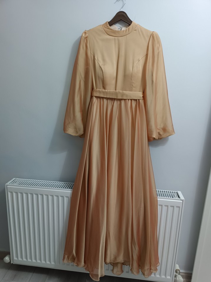 bisküvi rengi  Uzun Kollu Saten Abiye - Görsel 2