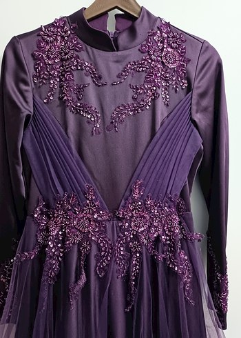 GAMZE ÖZKUL
Mor Uzun Kollu İşlemeli Kadın Abiye Elbise - Görsel 2